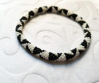 Bead crochet bracelet triangle pattern in black and ivorye
