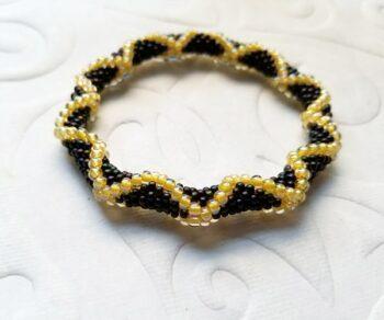 Blue & yellow Bead crochet bracelet in hugs pattern