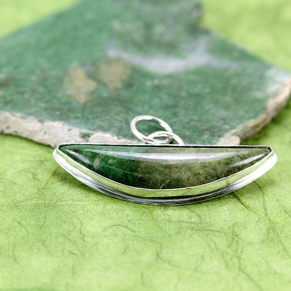 Wyoming Jade mezzaluna pendant