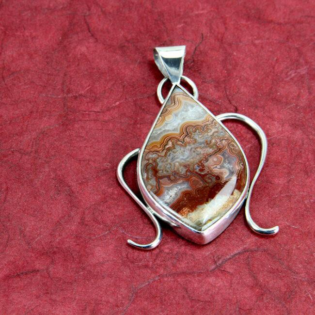 Laguna lace agate and sterling silver pendant
