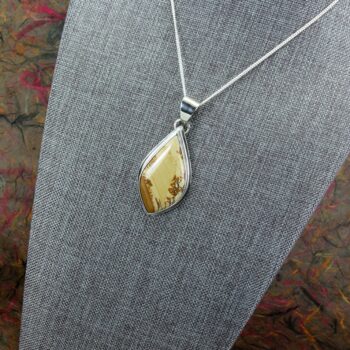Sterling silver and owyee jasper stone pendant