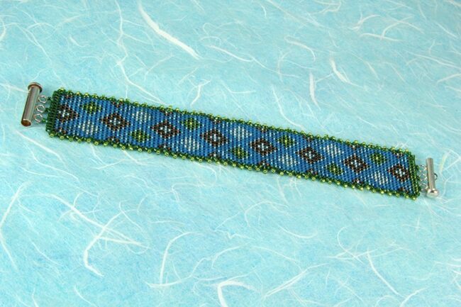 Square stitch beaded bracelet with diamond pattern