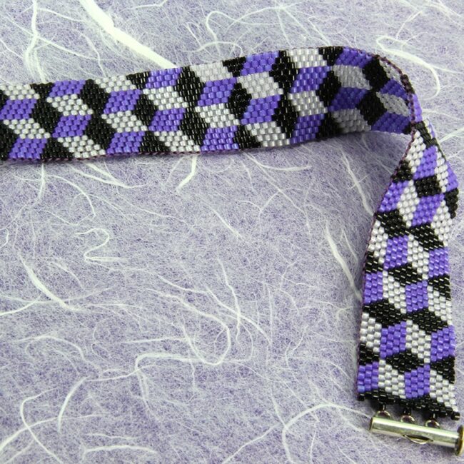 Peyote stitch beaded bracelet with a 3D pattern
