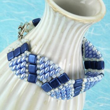 Beaded bracelet in blues and white